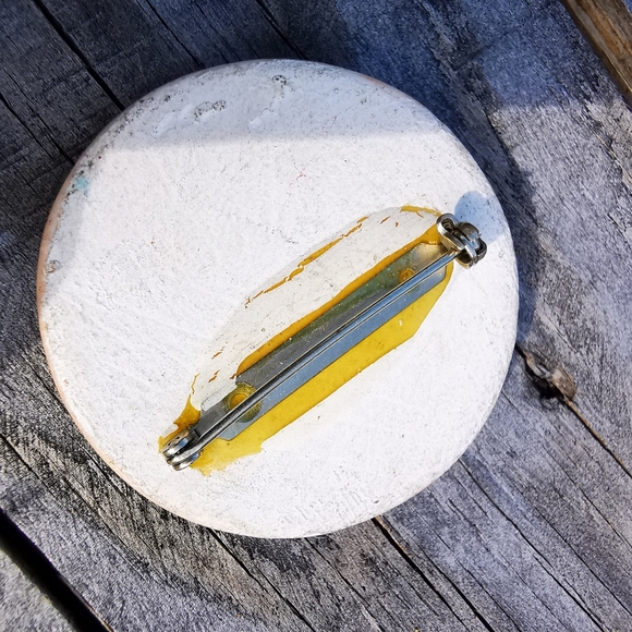 Vintage Signed Hand-painted Ceramic Round Floral Brooch - Picture 9 of 9